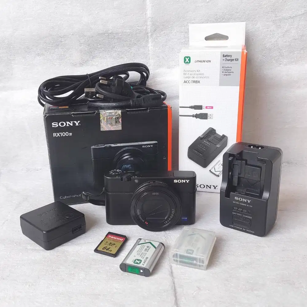 PRELOVED SONY RX100IV RX100 IV Mark 4 FULLSET BANYAK BONUS