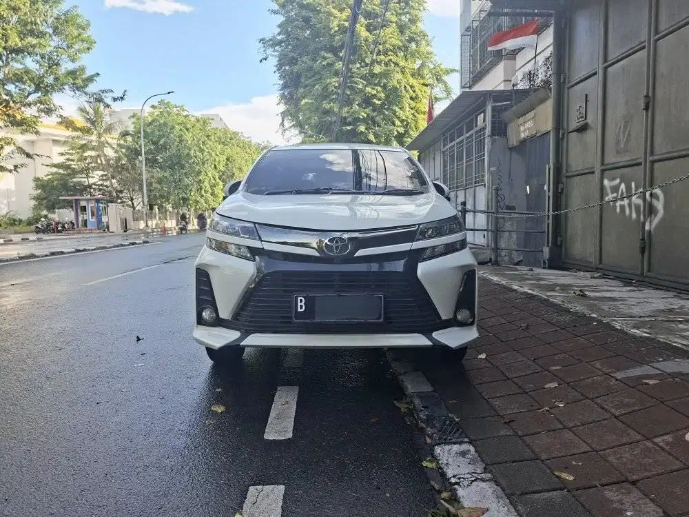 MURAH !! TOYOTA AVANZA VELOZ 1.5 AT MATIC AUTOMATIC 2021 PUTIH