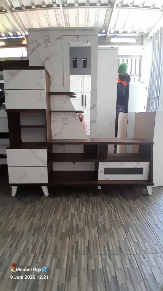 Ready meja tv minimalis 43 inchi terlaris