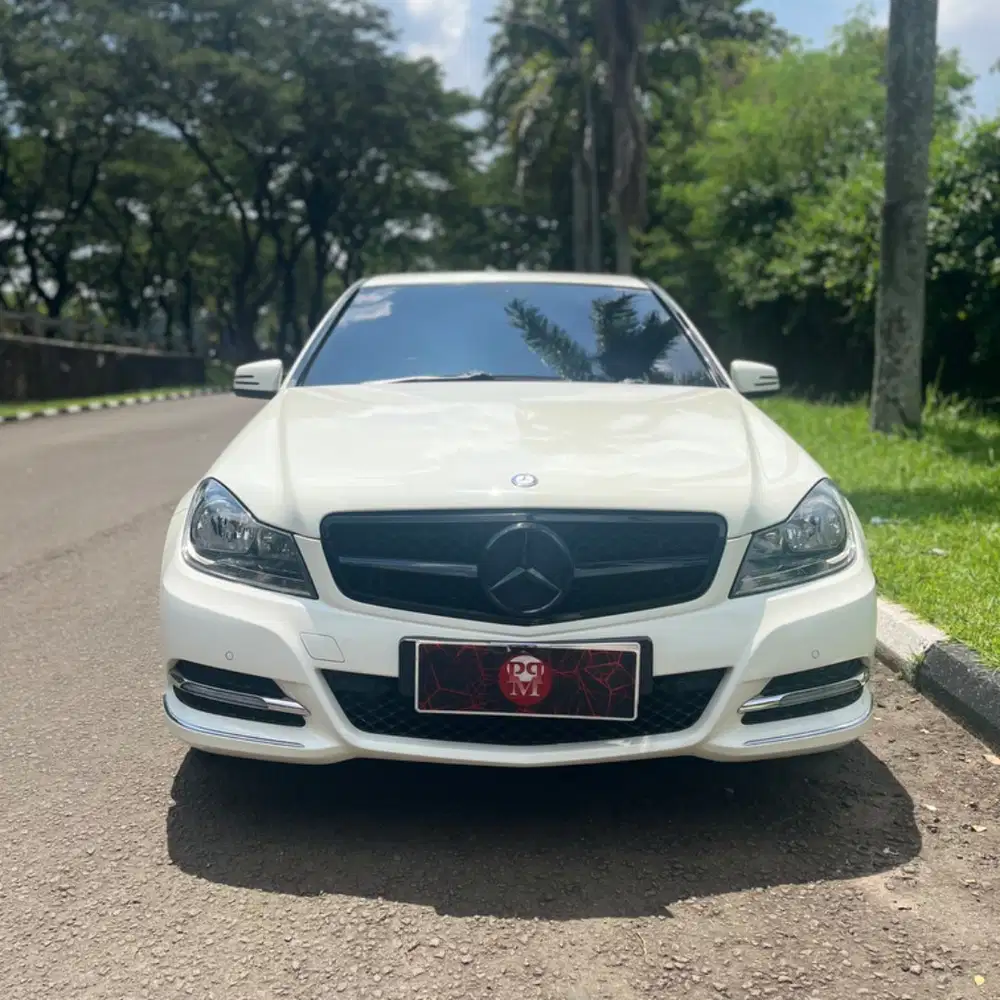 MERCEDES BENZ C200 CGI AVG 1.8 AT 2012 GOOD CONDITION