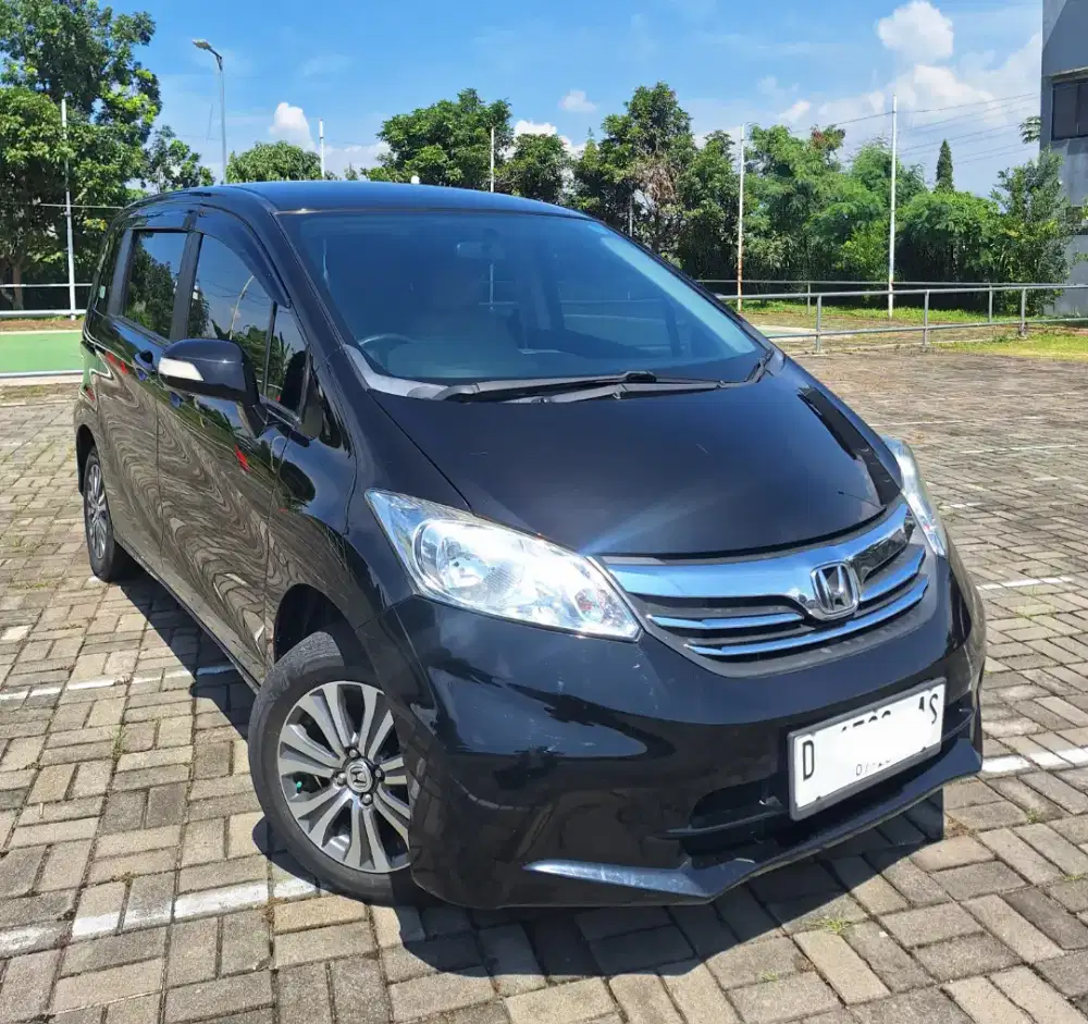 Freed e psd 2012 low km