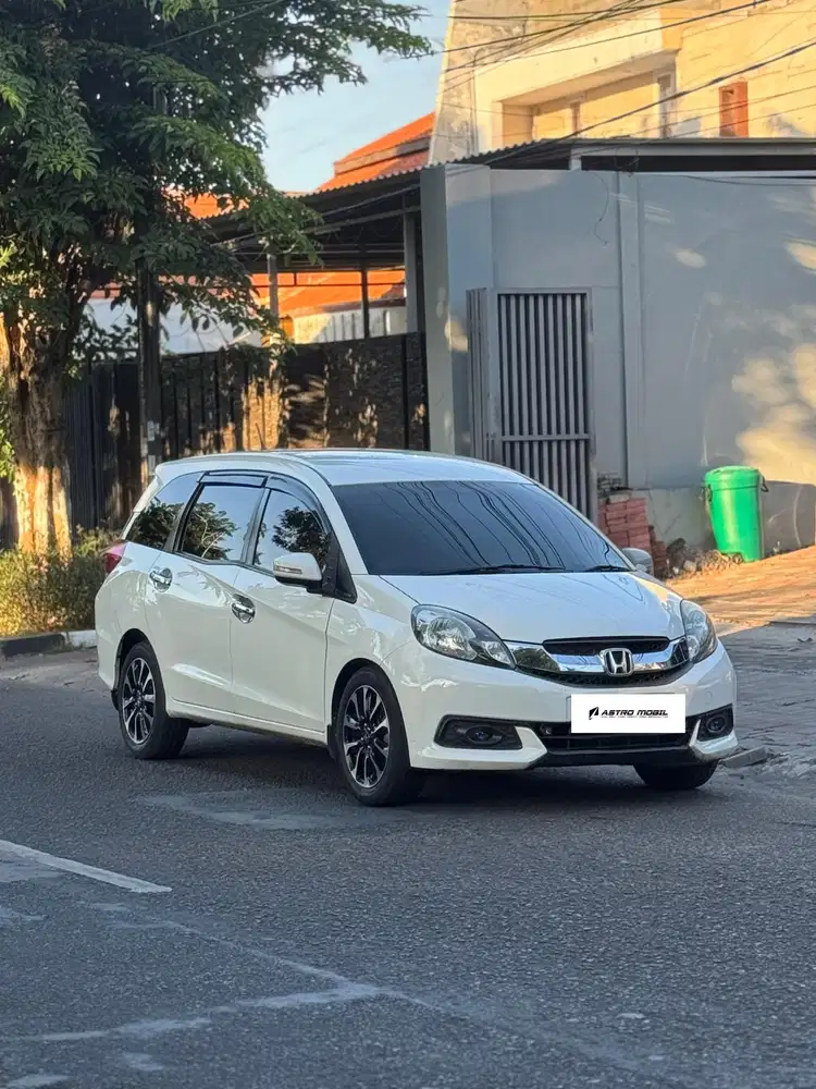 MOBILIO 2015 / 2014 Manual Bagus Murah Kredit Bekas Surabaya Lengkap