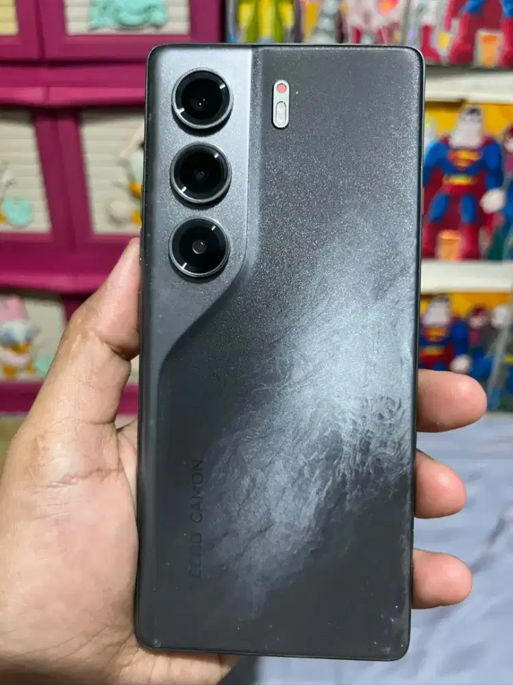 Dijual Hp tecno masih mulu bergaransi 8/256GB black