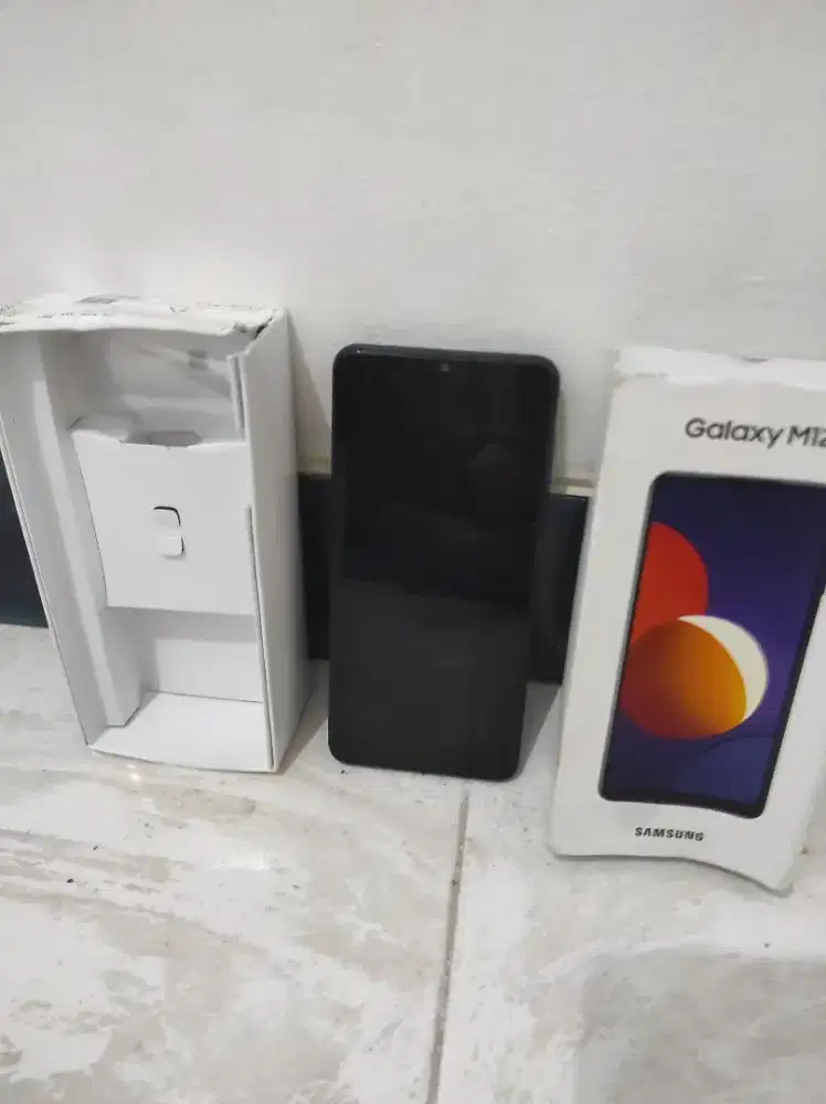 Jual cepat samaung galaxy M12 fullset mulus no minus