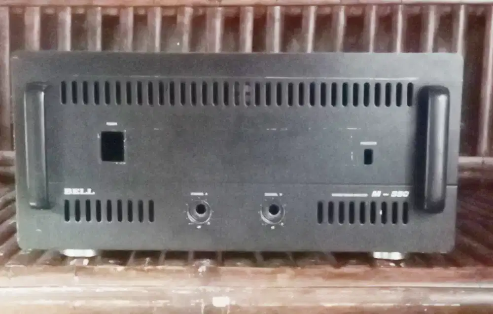 BOX STEREO POWER AMPLYFIER Merk BELL M- 550
