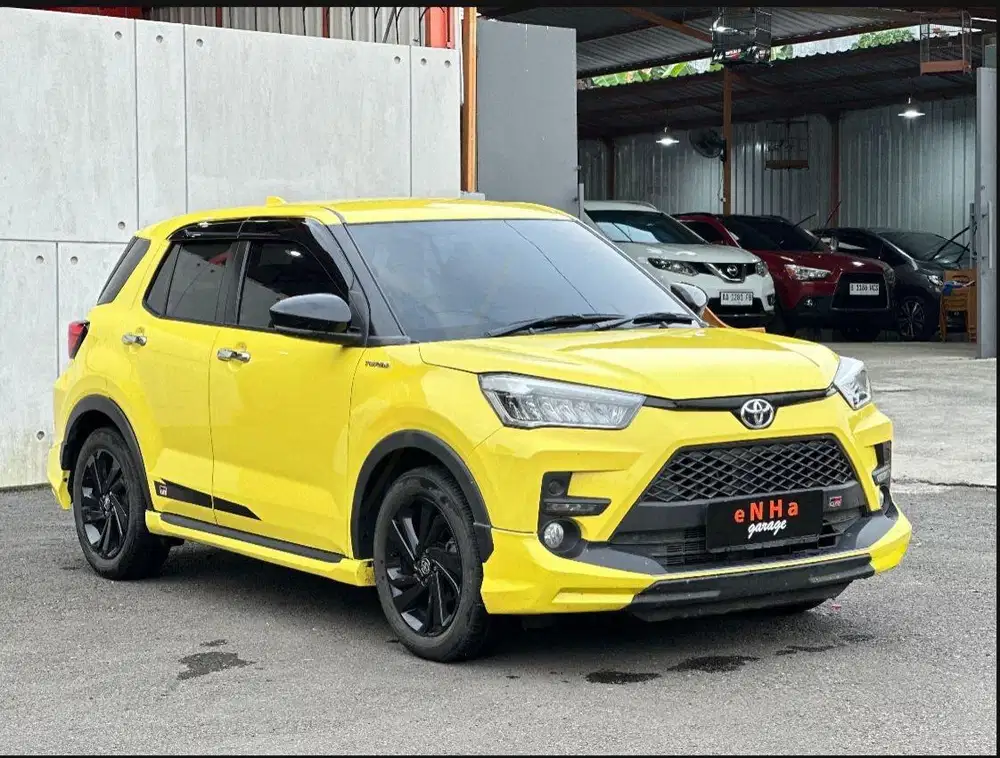 Dp 4JT.. Toyota Raize GR 1.0 Turbo AT 2023.. eNHa garage Semarang..