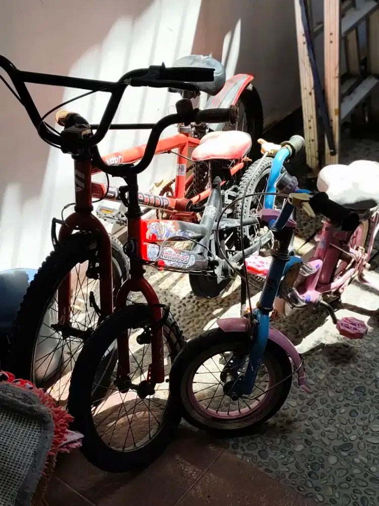 3 Unit sepeda bekas pakai anak anak