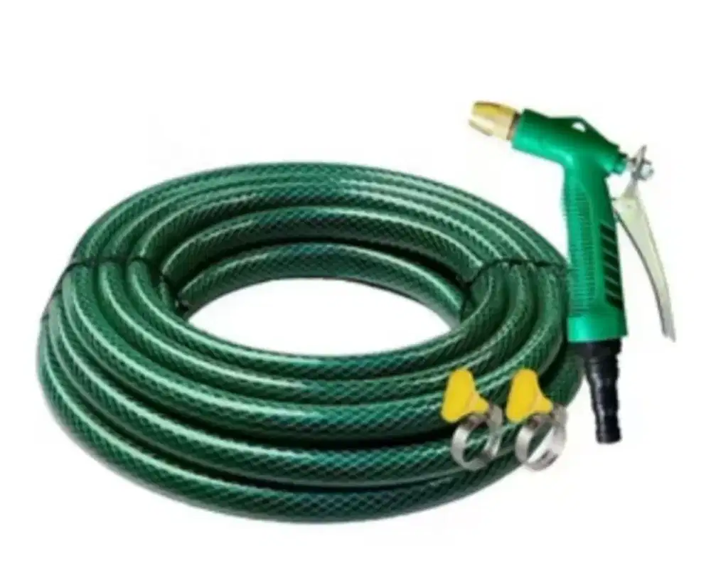 Selang semprotan air hijau