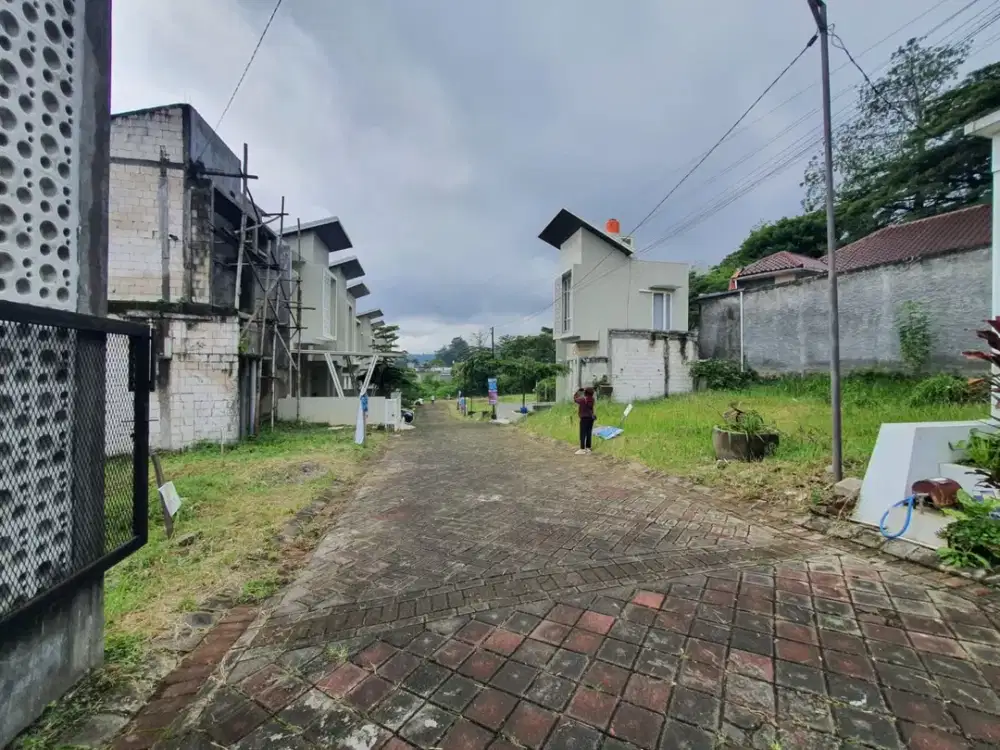 Dijual Villa Beji – Hanya 2 Menit ke BNS, Akses Wisata Mudah