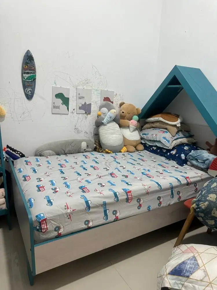 Set tempat tidur anak