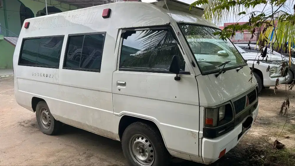 Mitsubishi L300 PU FB-R 4x2 M/T – Tahun 2020 (Ex Ambulance)