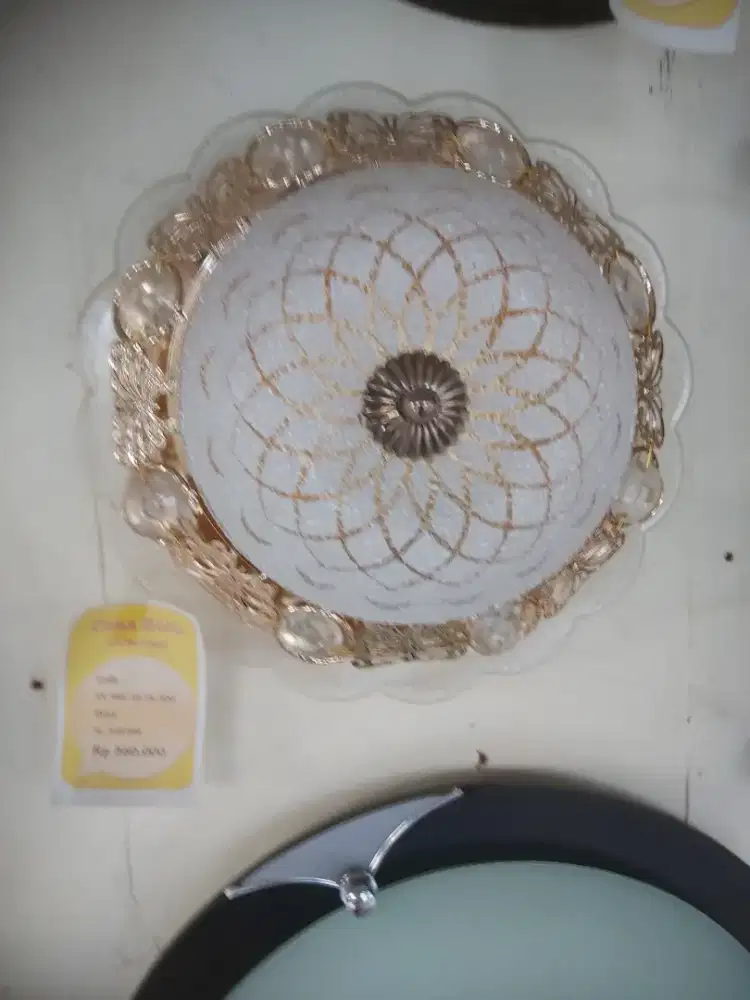 LAMPU HIAS TEMPEL PLAFON