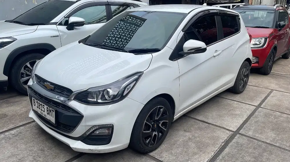 DIJUAL CEPAT CHEVROLET SPARK 2018 AT PUTIH