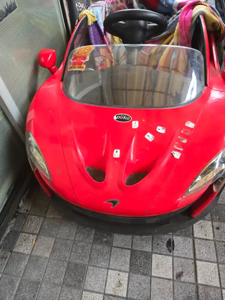 Mainan mobil listrik anak pliko