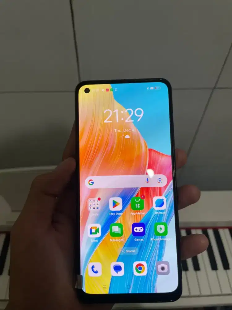 Oppo  A78 8/256 Resmi