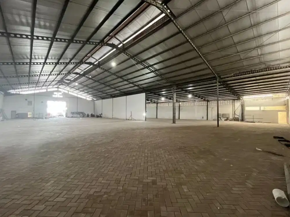 Murah Gudang Siap Pakai + Kantor dan Mess Karyawan di Surimulia Margomulyo, Surabaya