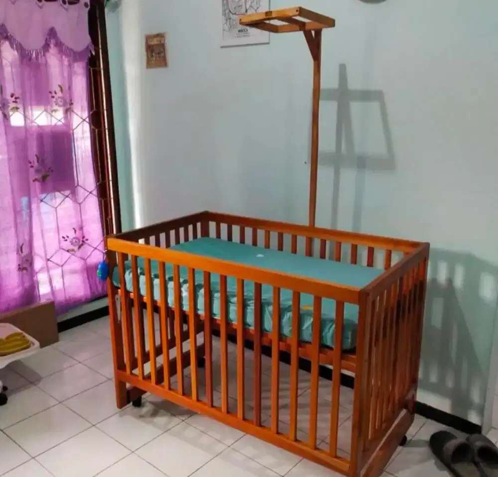 Keranjang Bayi Tempat Tidur Bayi Kayu Mahoni