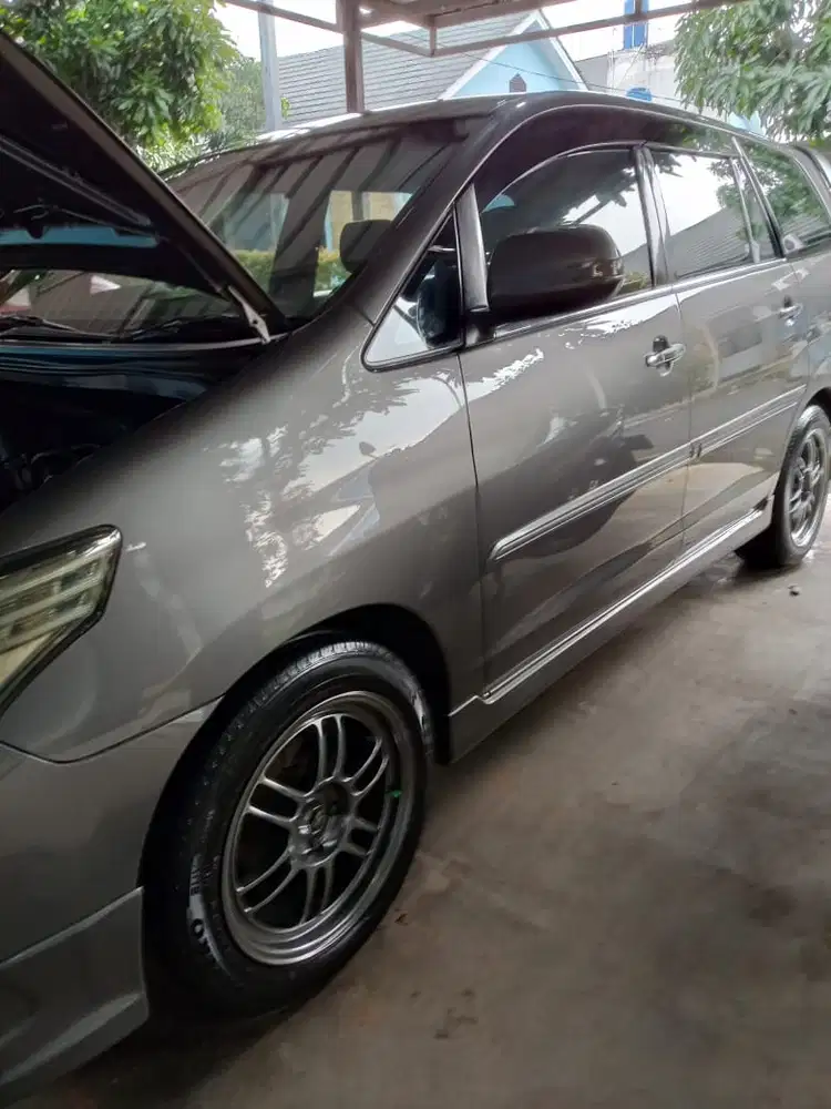 Toyota Kijang Innova 2013 Bensin