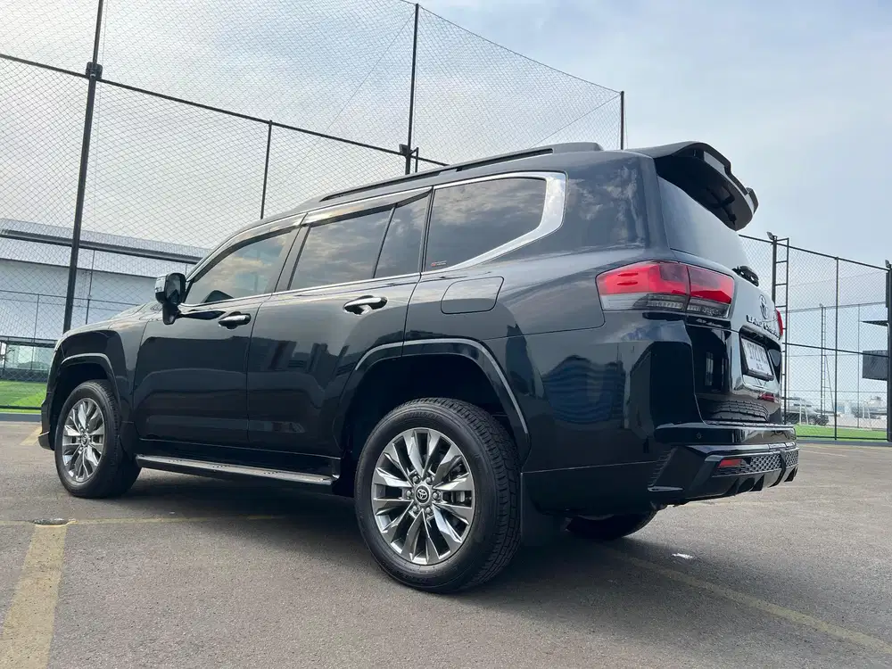 TOYOTA Land Cruiser VX-R 4x4 AT 2024