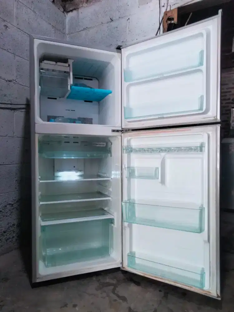 KULKAS 2PINTU ( SHARP )