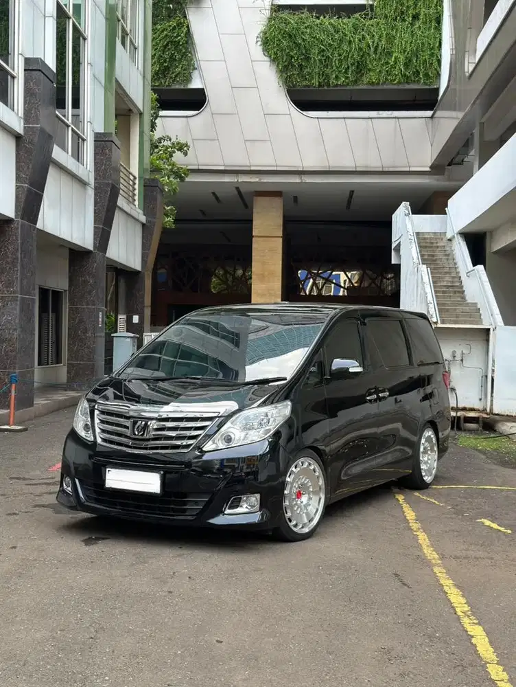Toyota Alphard 2.4 G PILOT SEAT NIK 2014