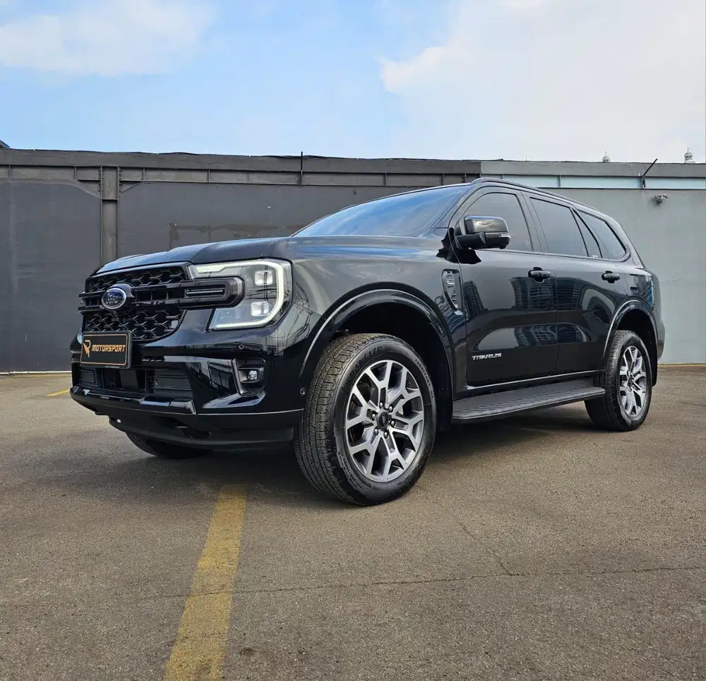 (ODO: 6rb) Ford Everest Titanium 4x4 2024 low km
