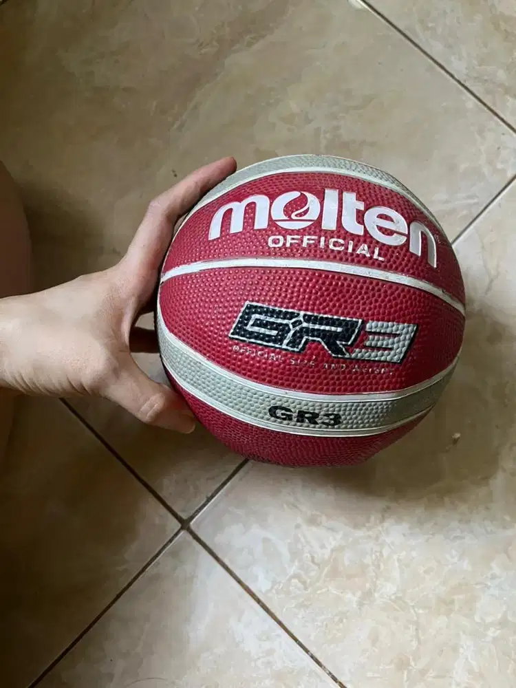 Bola Basket Molten Kecil – Kondisi Bagus