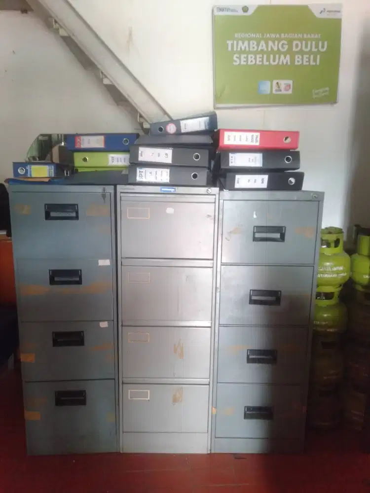 filing kabinet besi