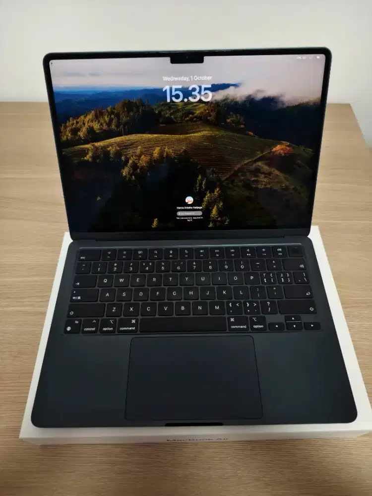 Macbook Air M2 Like New Perfect Condition
