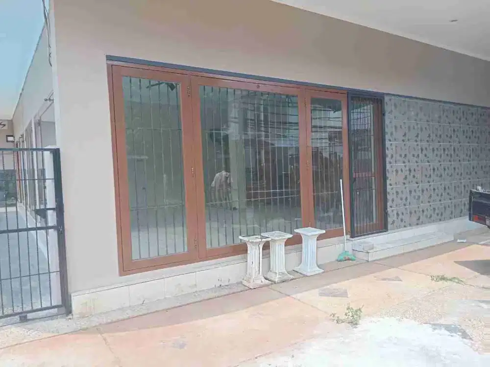 Disewakan Rumah 3 Lt ada Mini Pool di dekat MKG Kelapa Gading Jakarta Utara