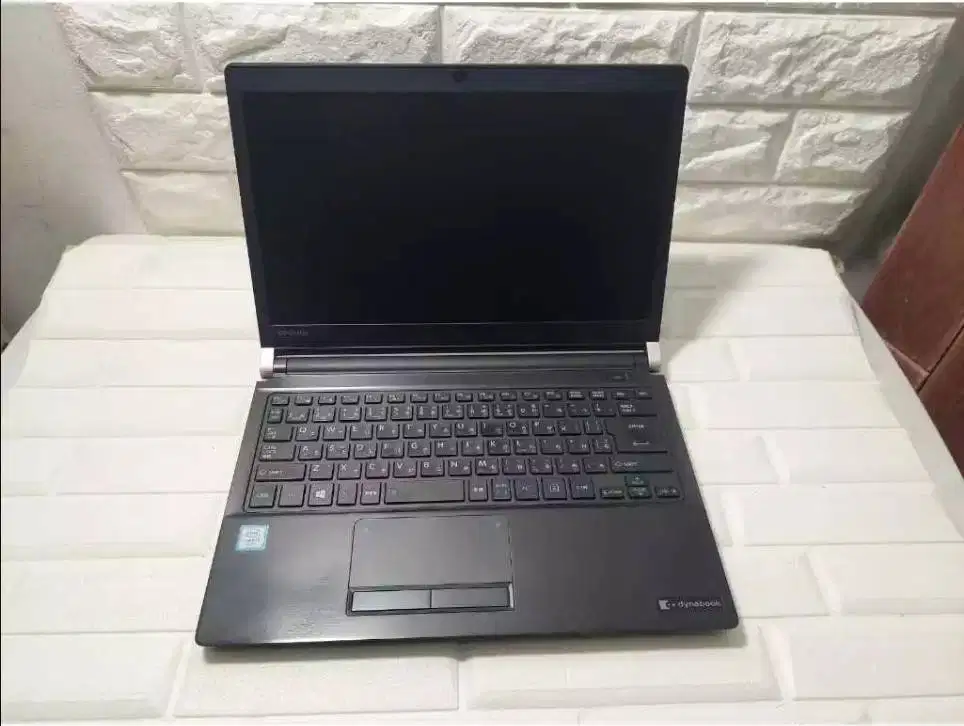 Laptop Toshiba Dynabook R73 Core i5 Gen7 Ram 8GB Layar 13,3inch N-WKJ