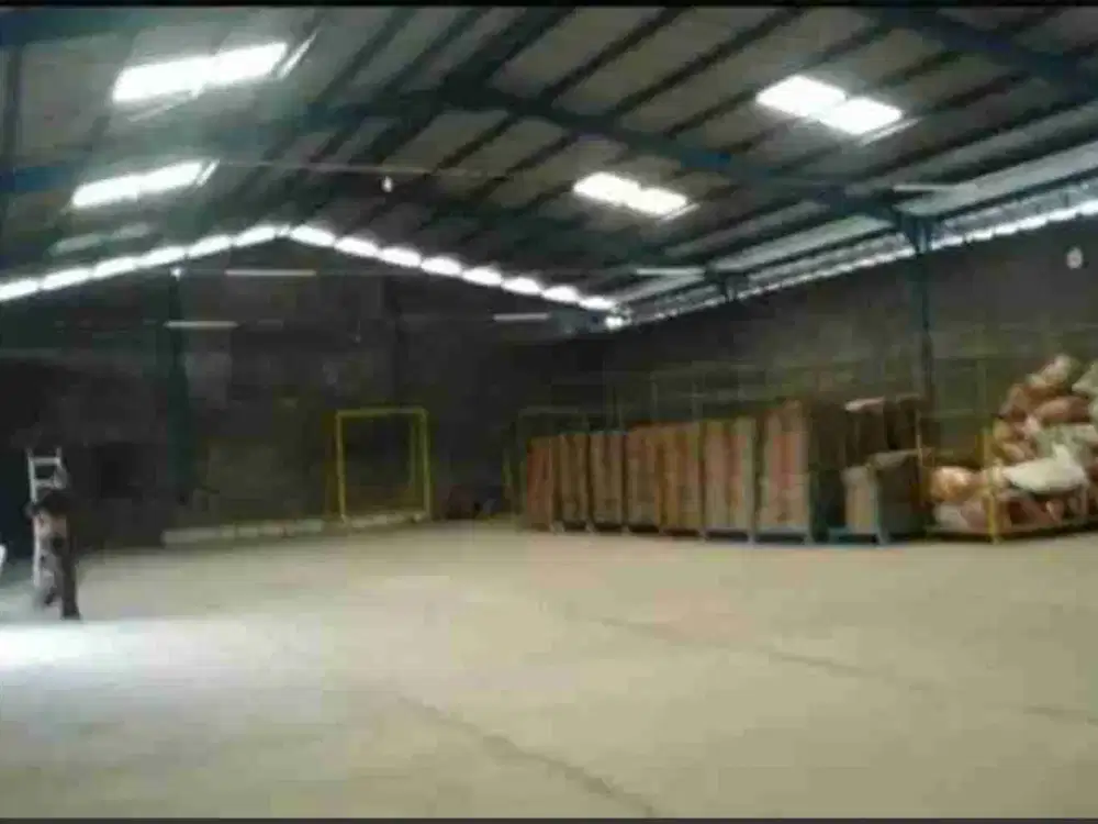 DISEWAKAN GUDANG LB 720m² DI GUNUNG PUTRI