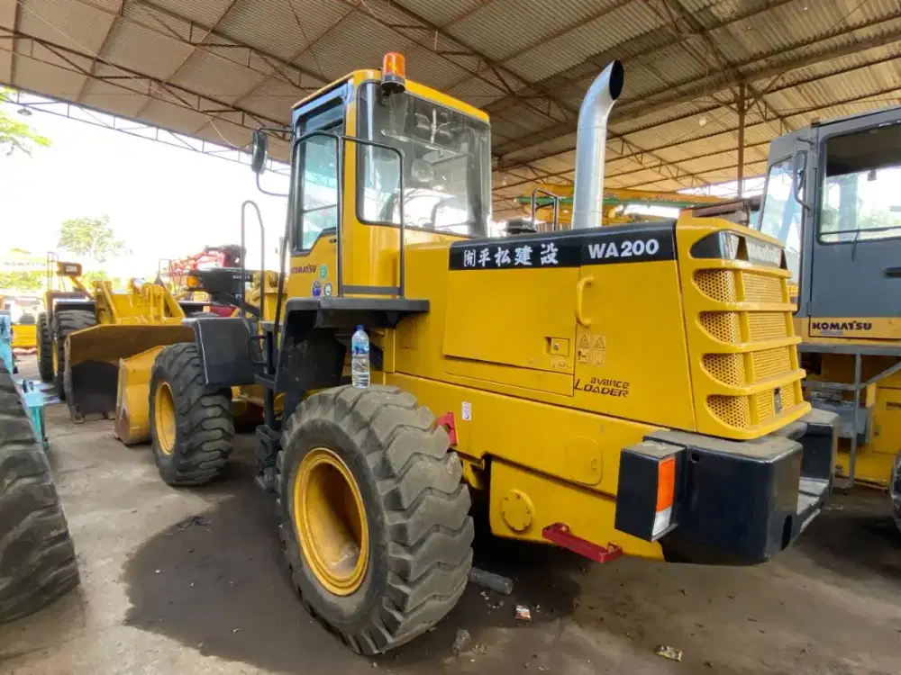 Wheel Loader Komatsu WA200-3 Tahun 2016