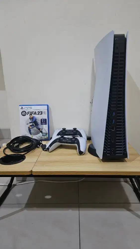 Playstation 5 ( PS 5) Nego tipis 825G (stick sudah ada 2)