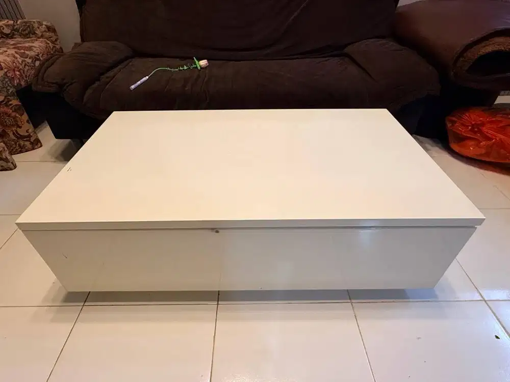 MEJA RUANG TAMU (WARNA PUTIH GLOSSY)