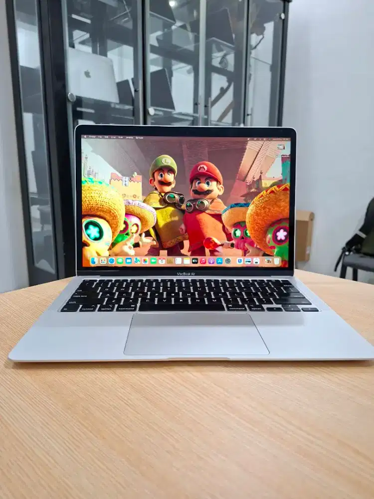 Macbook Air 2020 i5 16/512