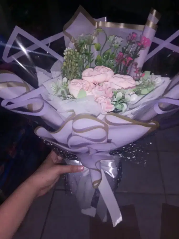 Bucket bunga cantik dan indah