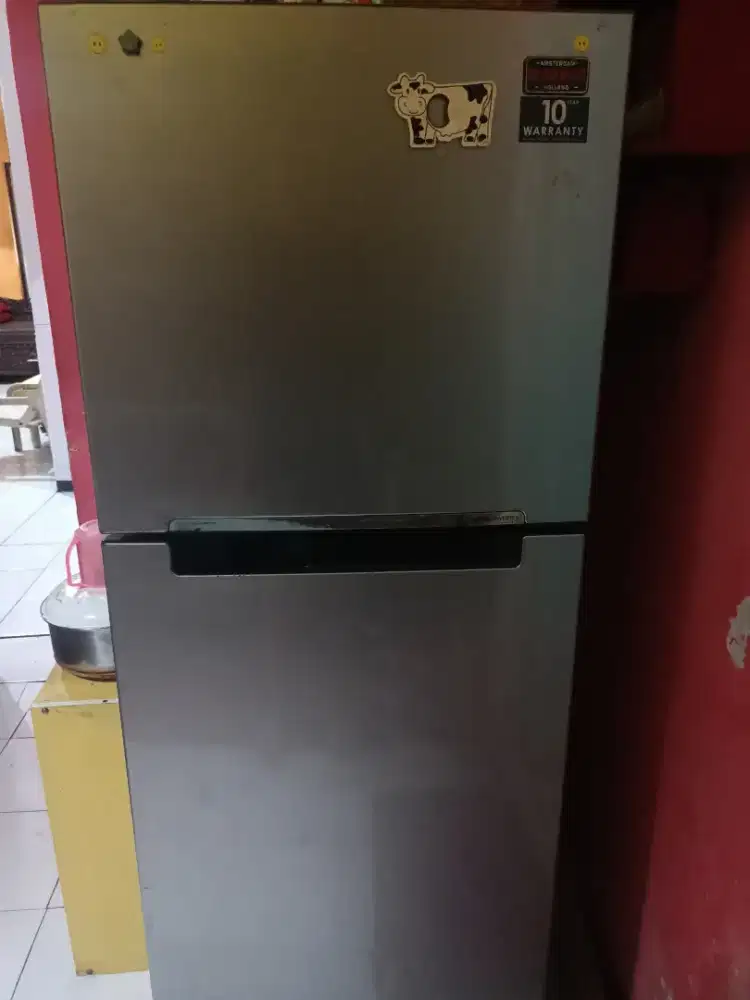 Jual cepat kulkas 2pintu