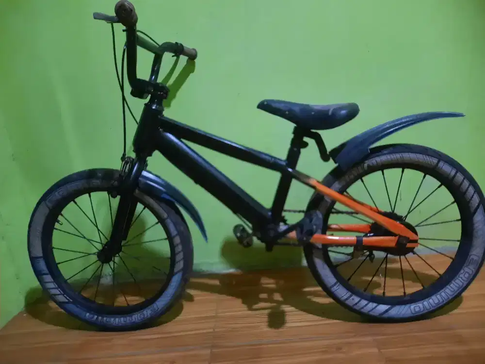 Sepda bmx ukuran 18 tinggal pake