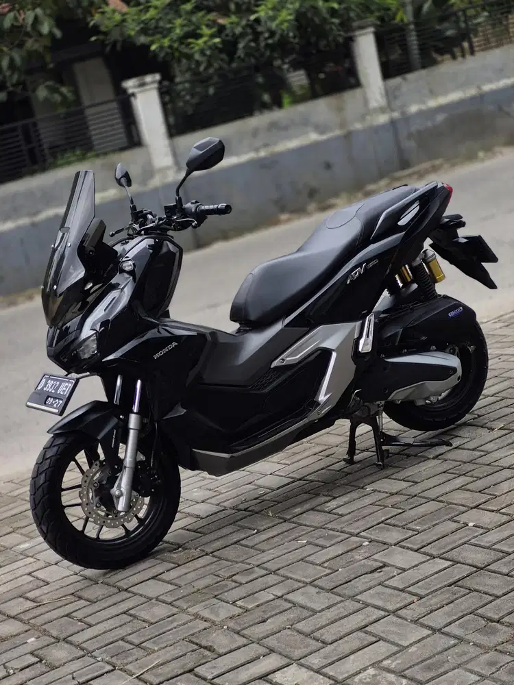 HONDA ADV 160 CBS 2022 KM 19RB ASLI DP CUKUP 3.5JT