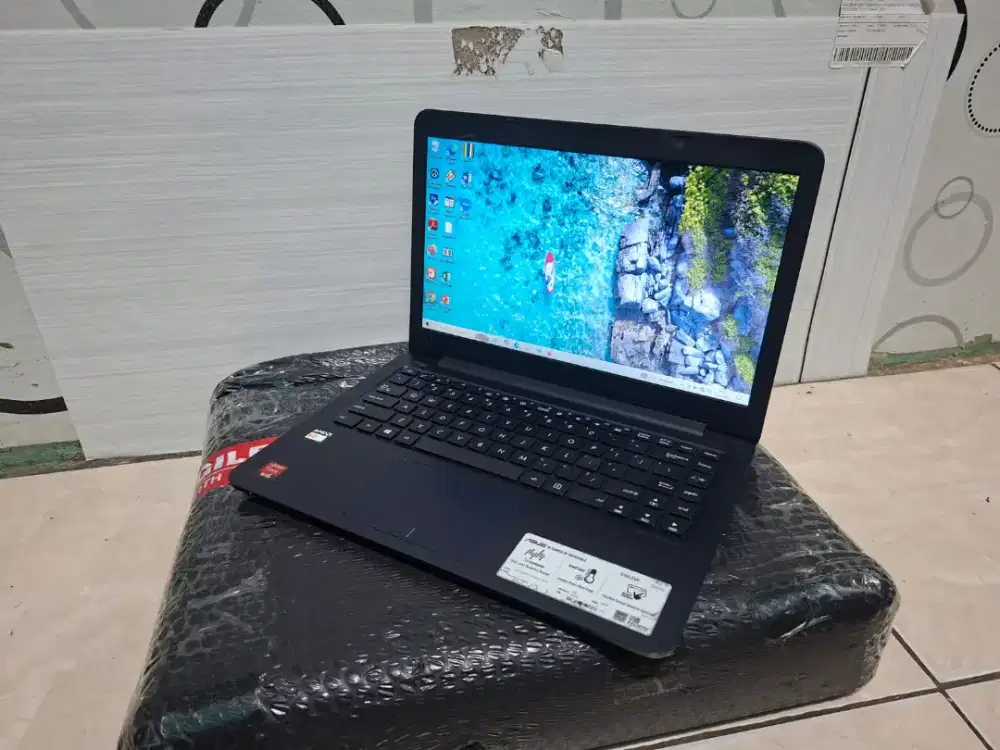 LAPTOP ASUS E402W AMD E2-6010 (4cpus)1.5GHz -4GB -500GB -GRESS