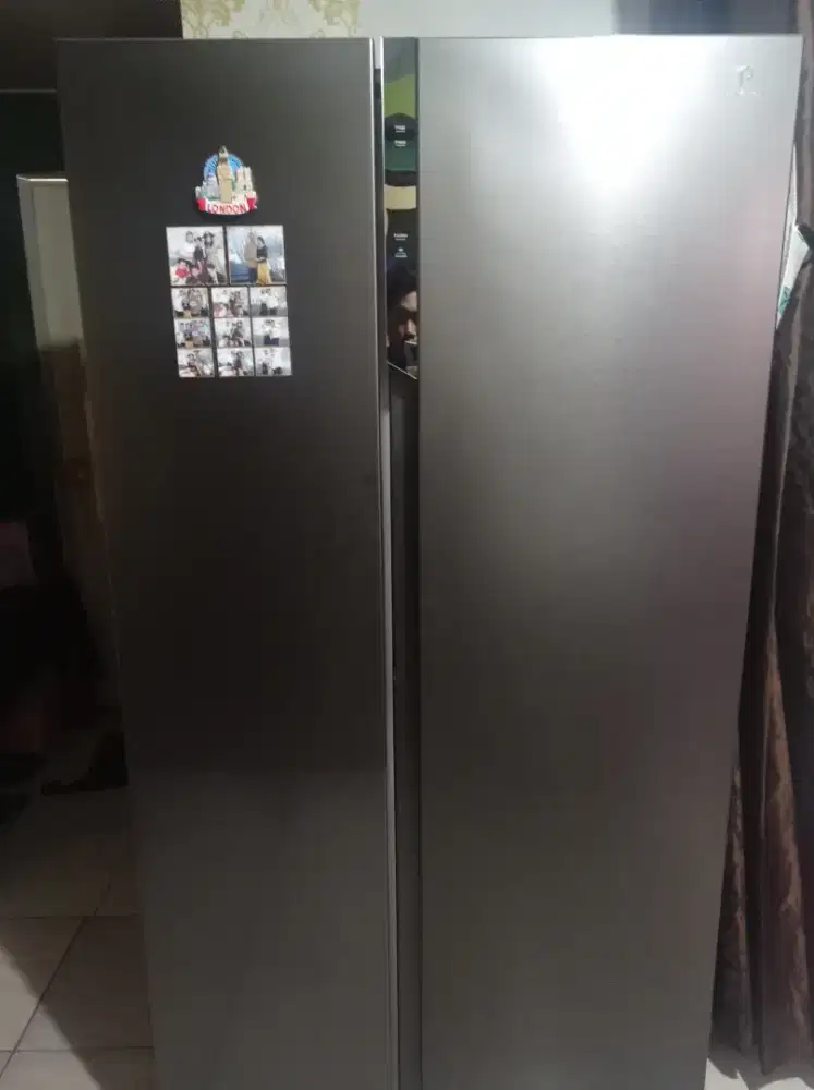 Kulkas Polytron 2 pintu