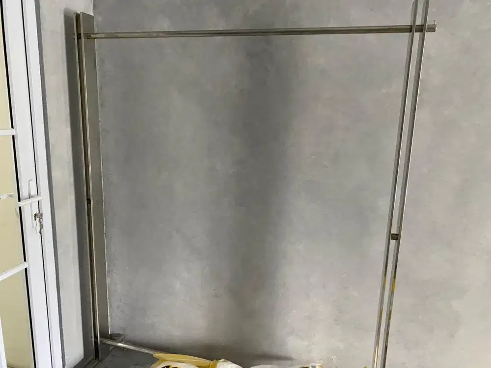 Gantungan Baju Alumunium