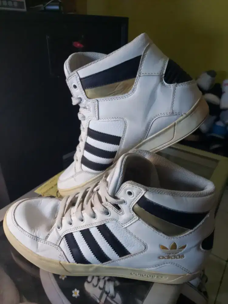 Sepatu Adidas Hard court sz 42 insole 26cm