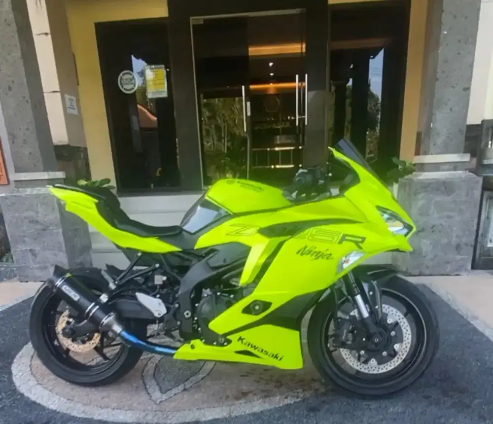 Kawasaki Ninja ZX25R Tahun 2022