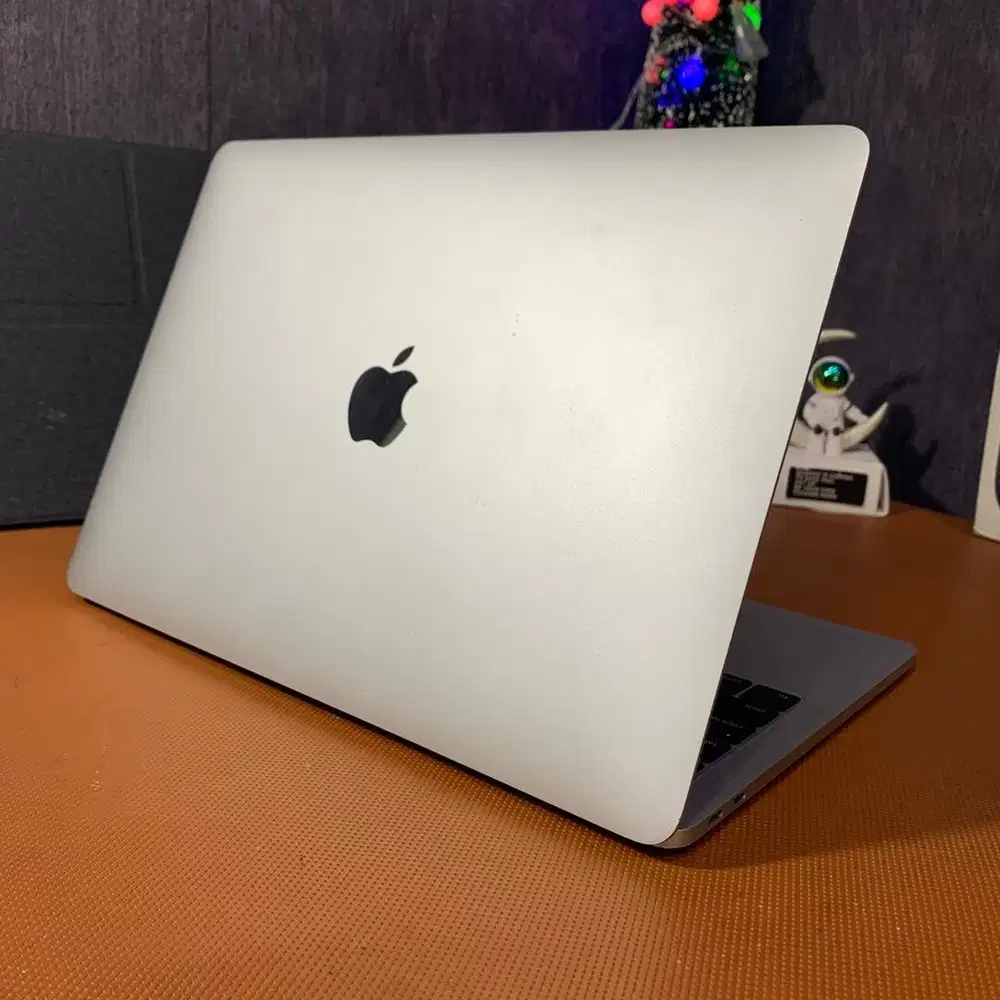 Macbook Pro Retina 13inch 2017 8/128gb Min LCD