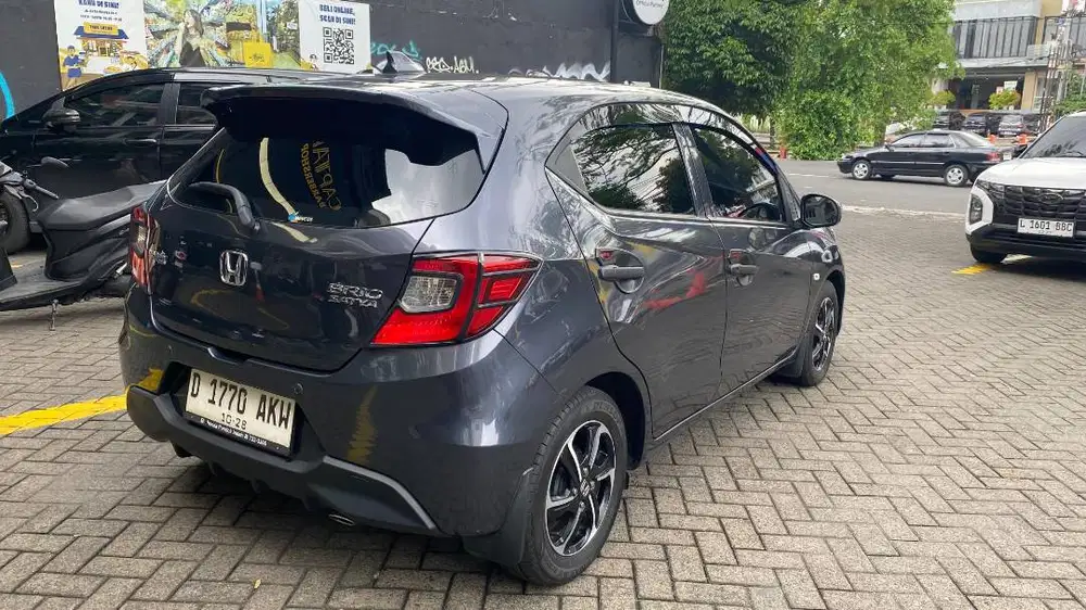 HONDA BRIO E CVT – NIK 2023 – Meteor Gray