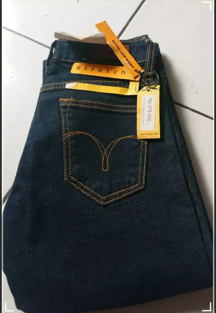 Lois Original Size 27 Woman