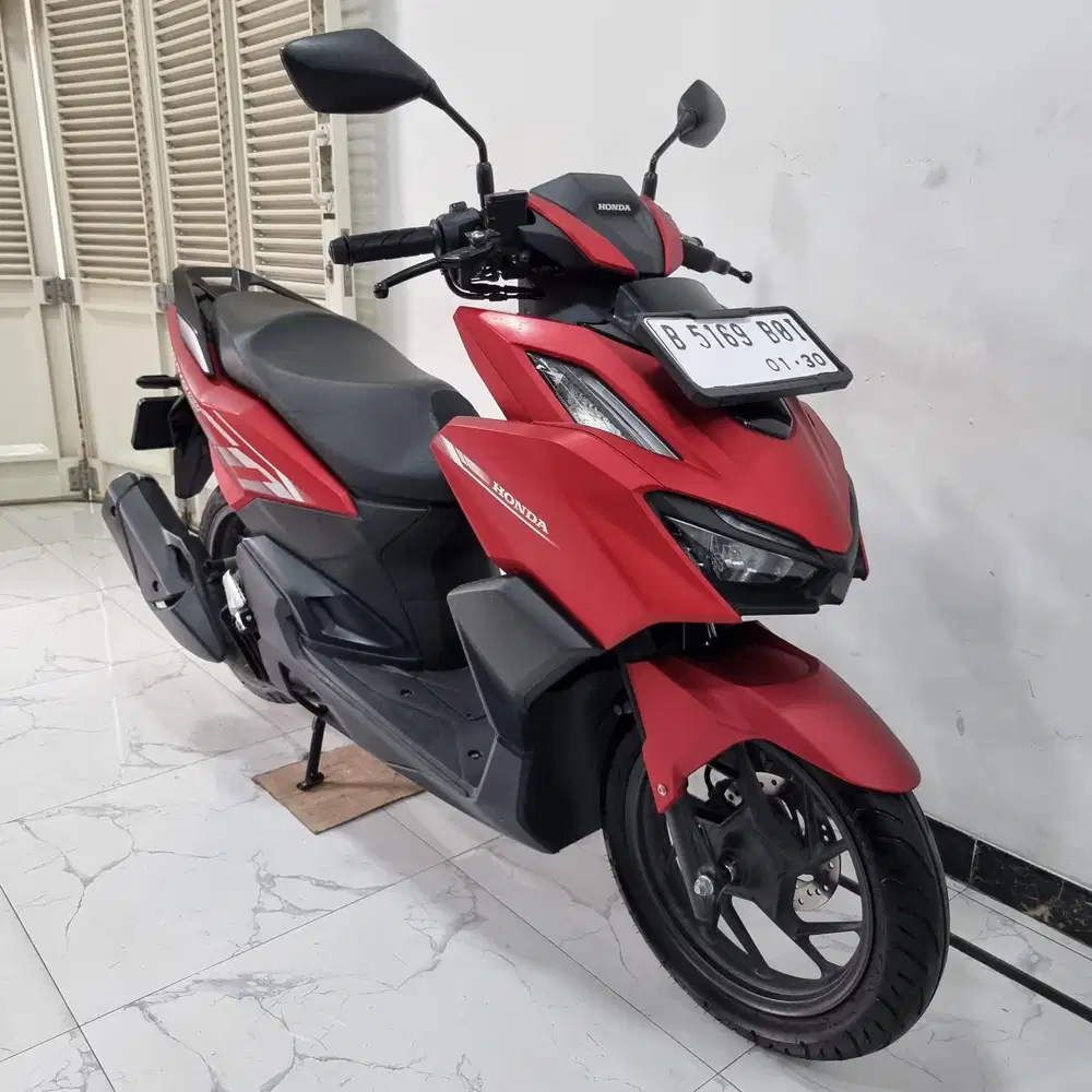 Honda Vario 160 ESP CBS ISS Keyless 2025 bln 1 B DKI Kredit DP 1 jtan