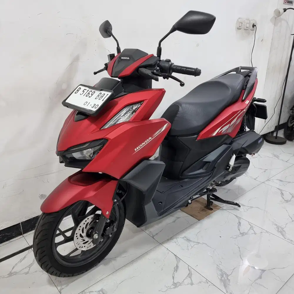 Honda Vario 160 ESP CBS ISS Keyless 2025 bln 1 B DKI Kredit DP 1 jtan